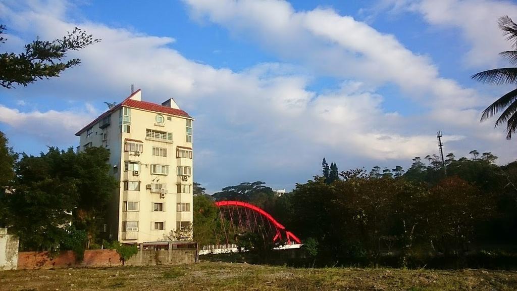 Literature River Bank 文學河岸 民宿 Hualien Extérieur photo