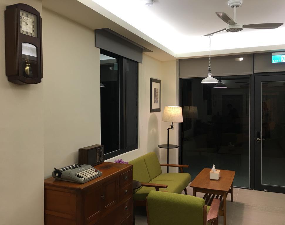 Literature River Bank 文學河岸 民宿 Hualien Extérieur photo
