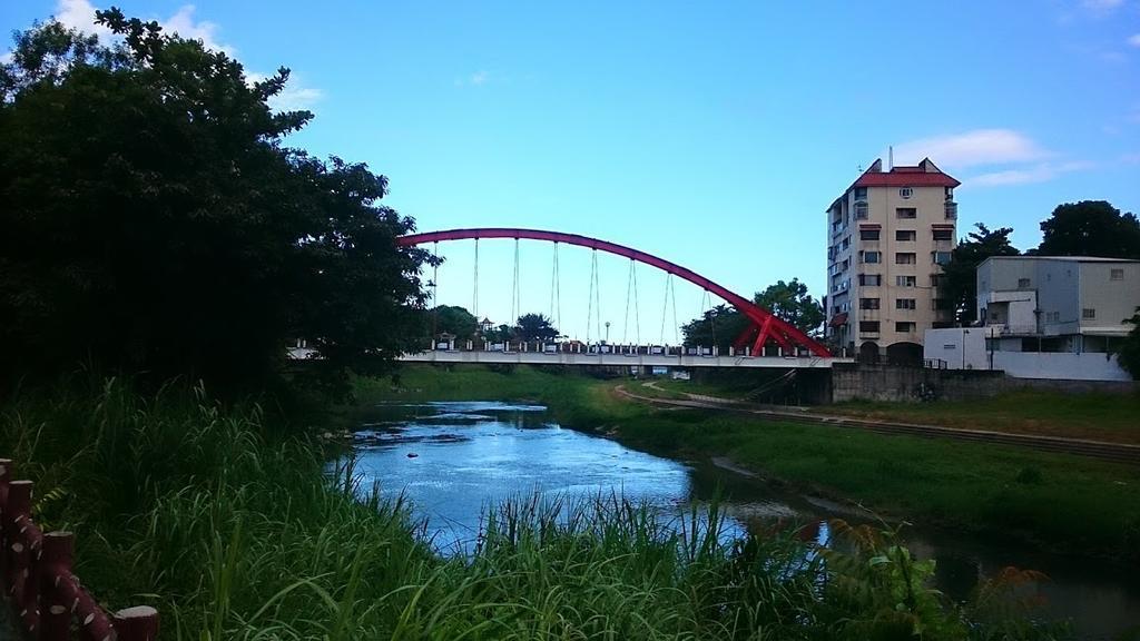 Literature River Bank 文學河岸 民宿 Hualien Extérieur photo