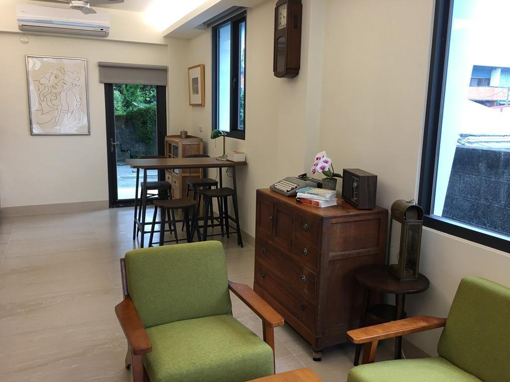 Literature River Bank 文學河岸 民宿 Hualien Extérieur photo